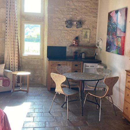 Mas De La Rivoire B&B Villevieille Εξωτερικό φωτογραφία