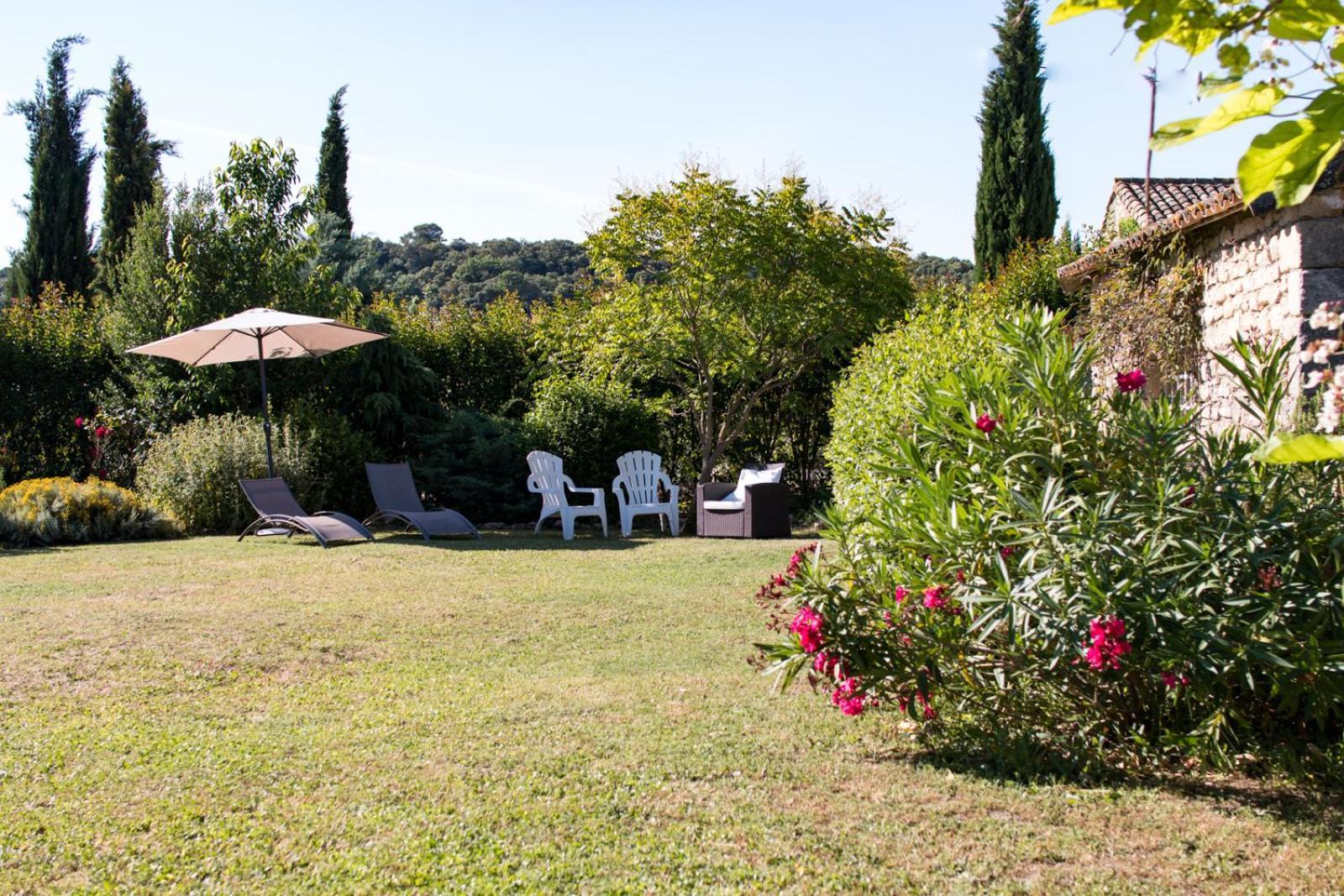 Mas De La Rivoire B&B Villevieille Εξωτερικό φωτογραφία