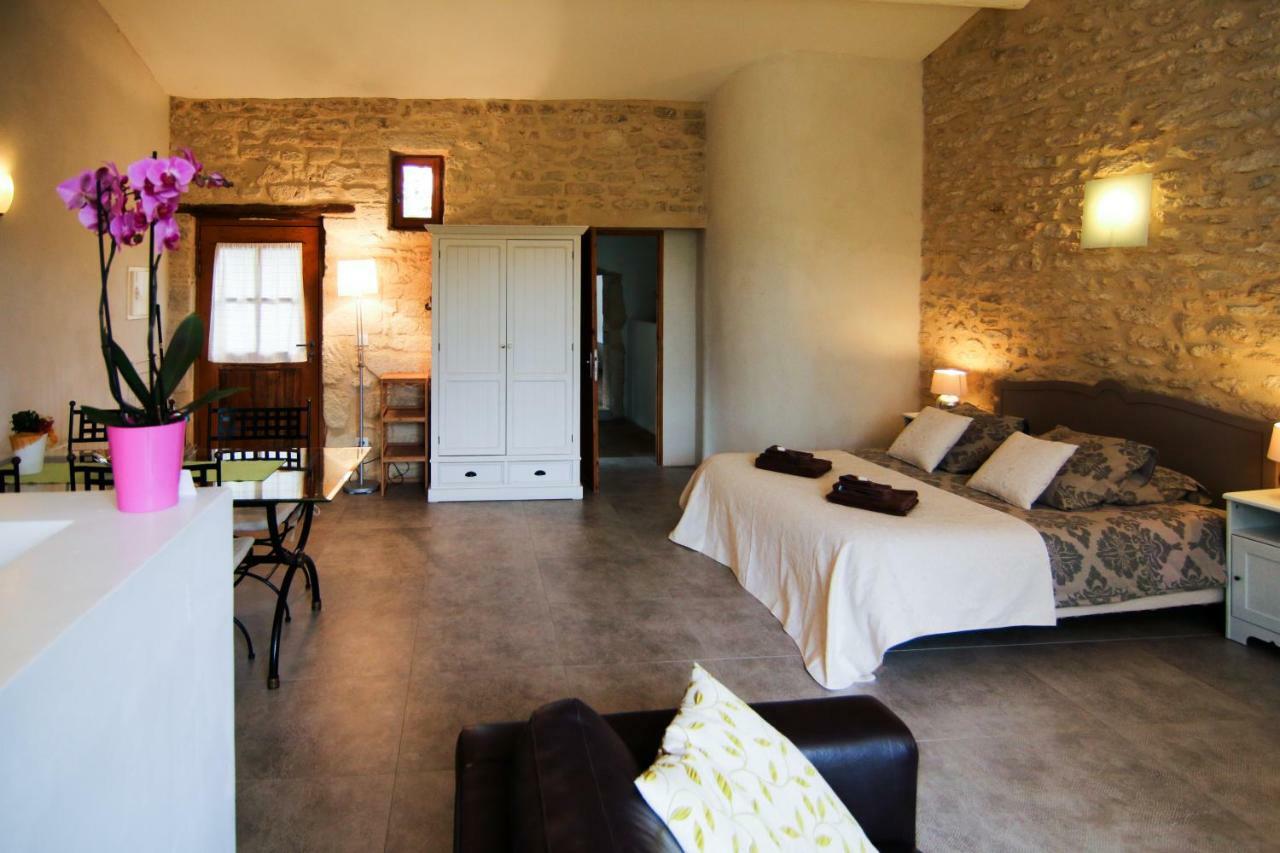 Mas De La Rivoire B&B Villevieille Εξωτερικό φωτογραφία